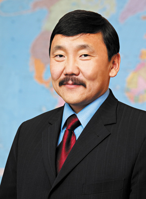 Петр Степанович ФЕДОРОВ, народный депутат, советник президента Республики Саха (Якутия): "Государство должно создать благоприятные условия для развития собственного перерабатывающего производства…" 