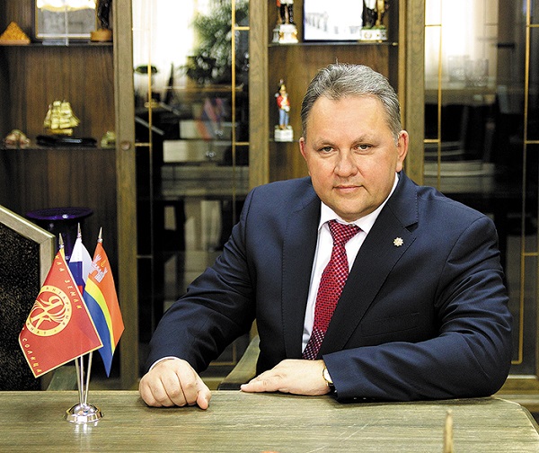 Михаил ЗАЦЕПИН, генеральный директор АО «Калининградский янтарный комбинат»: «Лучшие друзья девушек -не бриллианты!»