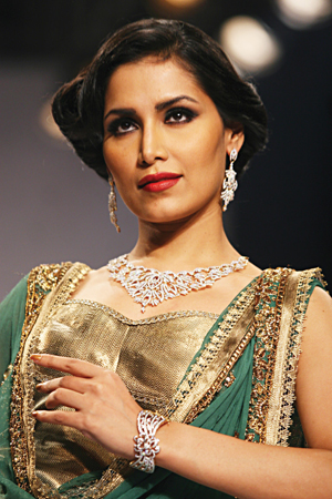 Все сокровища Индии. Репортаж с выставки «Индийское международное ювелирное шоу 2010» Все сокровища Индии. Репортаж с выставки «Индийское международное ювелирное шоу 2010»