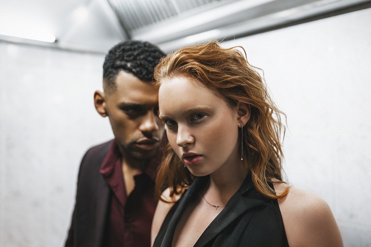 Позвольте себе блистать на главной вечеринке года вместе с «Бронницким ювелиром»!