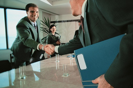 Раз, два, три, четыре, пять… я иду искать! Как выбрать поставщика товаров для ювелирного магазина Раз, два, три, четыре, пять… я иду искать! Как выбрать поставщика товаров для ювелирного магазина