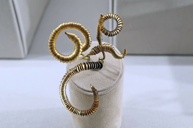 В Екатеринбурге ювелиры показали украшения из XXII века