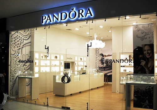 Сбербанк планирует продать ювелирную сеть Pandora