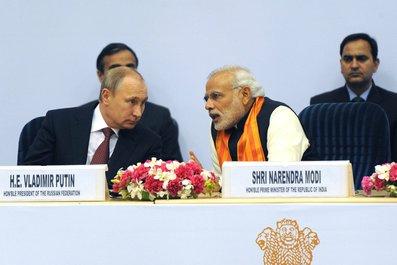 Putin and Modi Raise Cheers on First Day of World Diamond Conference
