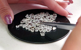 Индия рассматривает санкции против России как возможность получать прямые поставки российского алмазного сырья