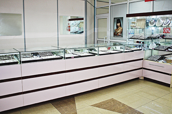 За высокий уровень культуры и организации продаж. Сеть ювелирных салонов «Гранатовый браслет», Краснодар