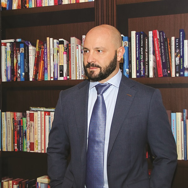 Михаил Анатольевич НЕСВЕТАЙЛО, председатель совета директоров компании ADAMAS:  «Ключевым преимуществом для наших партнеров является постоянный поток лояльных клиентов и неизменный процент валовой прибыли»