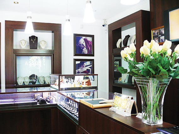 Лучшее оформление торгового зала. Салон площадью торгового зала более 500 м2. Ювелирный салон AREZZO (ARMADA GOLD), Тараз, Казахстан