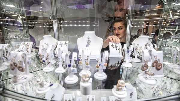 Лучшие друзья — не бриллианты: магазины ювелирки расширяют ассортимент