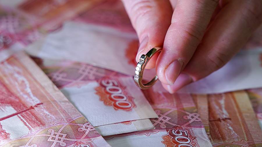 Исследование: россияне стали чаще страховать ювелирные украшения
