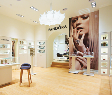 PANDORA в России и… в вашем магазине PANDORA в России и… в вашем магазине