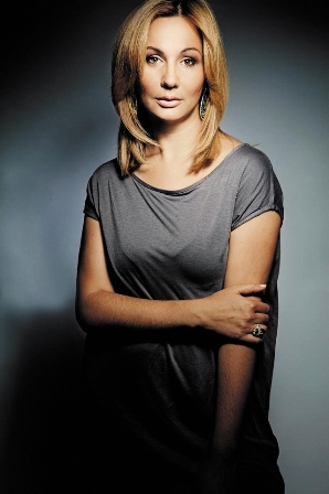 Дина НАСЫРОВА, генеральный директор марки Ilgiz F: «Интерес к драгоценным камням со стороны вкладчиков увеличивается из года в год» Дина НАСЫРОВА, генеральный директор марки Ilgiz F: «Интерес к драгоценным камням со стороны вкладчиков увеличивается из года в год»