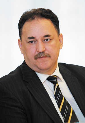 Алексей Владимирович ГОЛУБЕНКО, министр промышленности Республики Саха (Якутия): «Якутские ювелирные изделия – одни из лучших в России…» Алексей Владимирович ГОЛУБЕНКО, министр промышленности Республики Саха (Якутия): «Якутские ювелирные изделия – одни из лучших в России…»