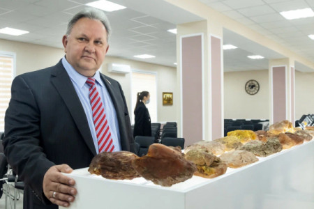 Михаил Зацепин в интервью радиостанции «Балтик Плюс»  рассказал о планах по добыче янтаря