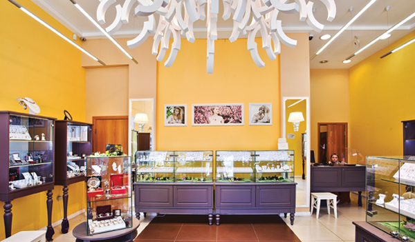 Лучшее оформление торгового зала. Магазин площадью торгового зала от 150 до 200 м2 Ювелирный центр «Золотой город». Екатеринбург Лучшее оформление торгового зала. Магазин площадью торгового зала от 150 до 200 м2 Ювелирный центр «Золотой город». Екатеринбург