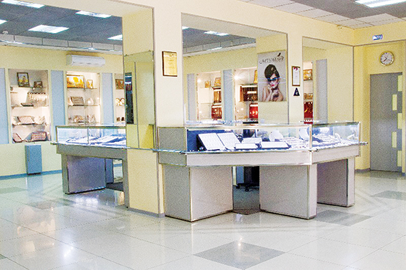 За высокий уровень культуры и организации продаж. Ювелирный магазин «Даурия», Волгодонск