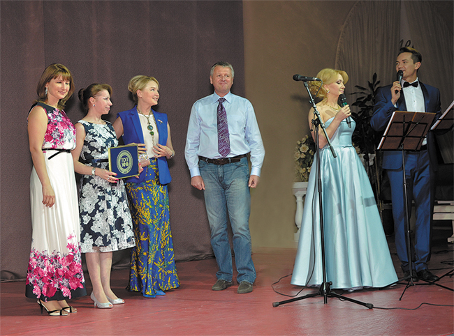 Ювелирная Галерея. Репортаж с XIV торжественной церемонии вручения наград победителям Международного конкурса «Лучший ювелирный магазин 2015» Ювелирная Галерея. Репортаж с XIV торжественной церемонии вручения наград победителям Международного конкурса «Лучший ювелирный магазин 2015»