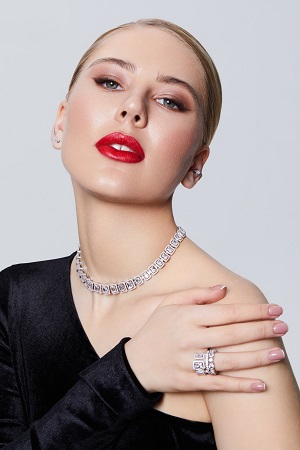 Эли Фенькова, талантливый дизайнер, основательница El Piercing Jewelry и креативный директор ювелирного холдинга «Алтын»: «Я получаю потрясающее удовольствие, помогая людям открыто выразить себя»