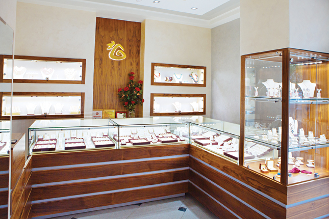 За поддержание высоких стандартов розничной торговли. Ювелирный салон GOLDBERRY. Алматы, Казахстан