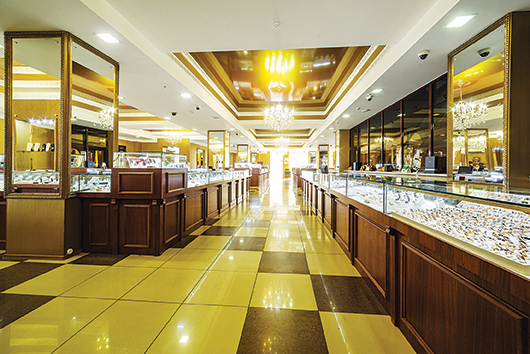 Лучшее оформление торгового зала. Магазин площадью торгового зала более 500 м2. Ювелирный салон «Дамский Угодник», Чита