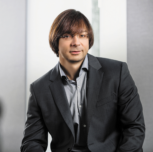 МИХАИЛ ДЯГИЛЕВ, генеральный директор ОАО «Красцветмет»: «На рынке останутся только самые эффективные и способные изменяться» МИХАИЛ ДЯГИЛЕВ, генеральный директор ОАО «Красцветмет»: «На рынке останутся только самые эффективные и способные изменяться»